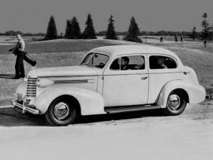 Oldsmobile Six 2-Door Touring Sedan '1937